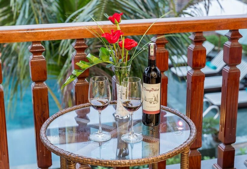 اتاق لوکس با چشمانداز استخر, Hoi An Emotion Boutique Villa