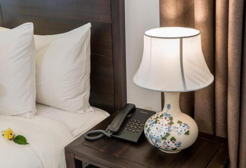 اتاق لوکس با چشمانداز استخر, Hoi An Emotion Boutique Villa