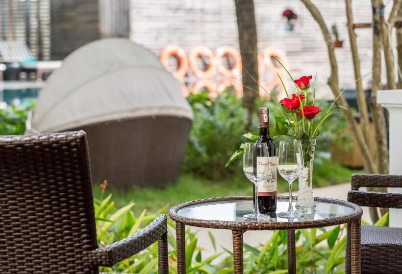 اتاق لوکس با چشمانداز استخر, Hoi An Emotion Boutique Villa