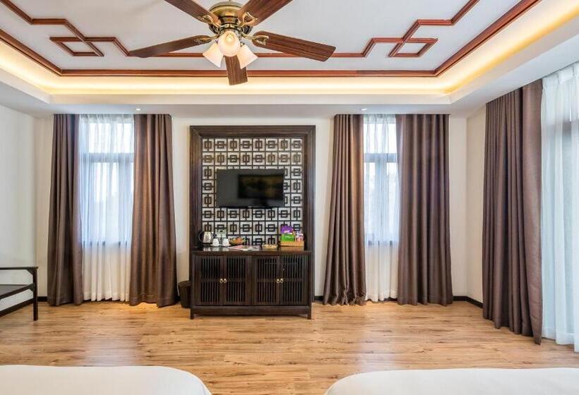 اتاق لوکس با چشمانداز استخر, Hoi An Emotion Boutique Villa