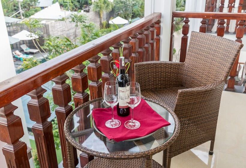 اتاق لوکس با چشمانداز استخر, Hoi An Emotion Boutique Villa