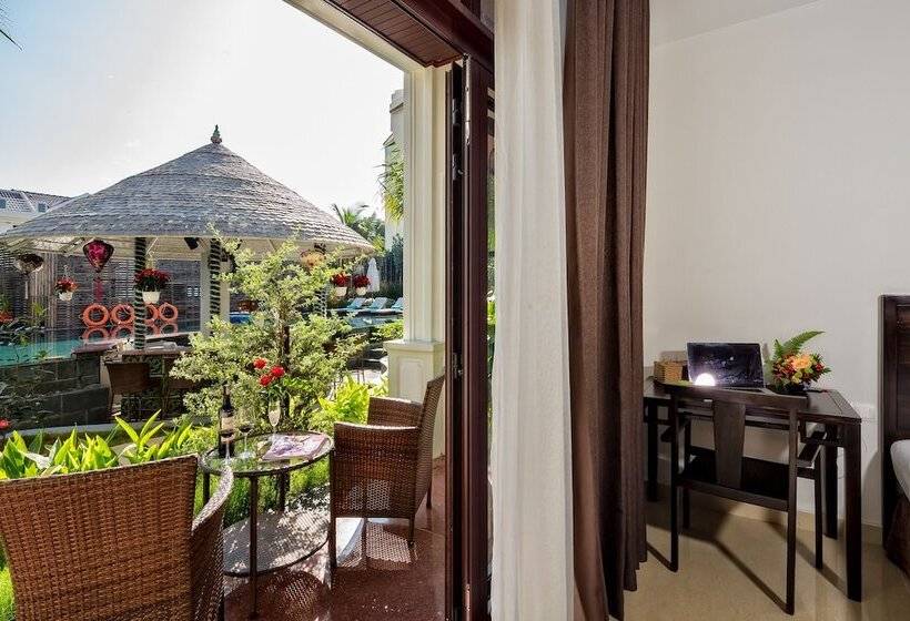 اتاق لوکس با چشمانداز استخر, Hoi An Emotion Boutique Villa