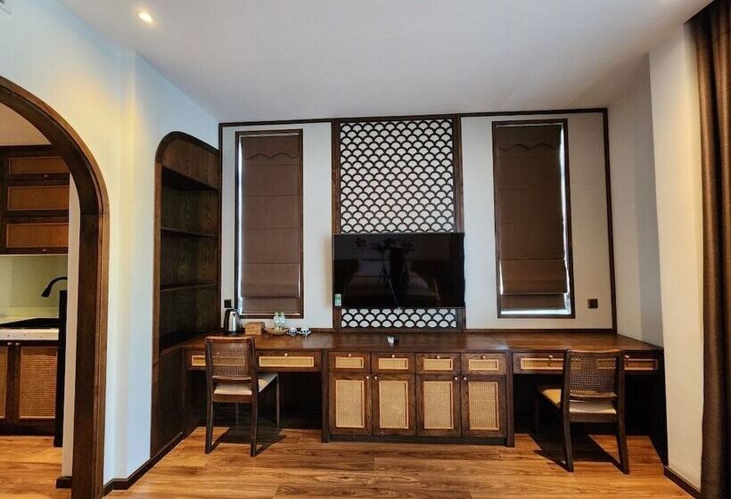 سوئیت سینیور, Hoi An Emotion Boutique Villa