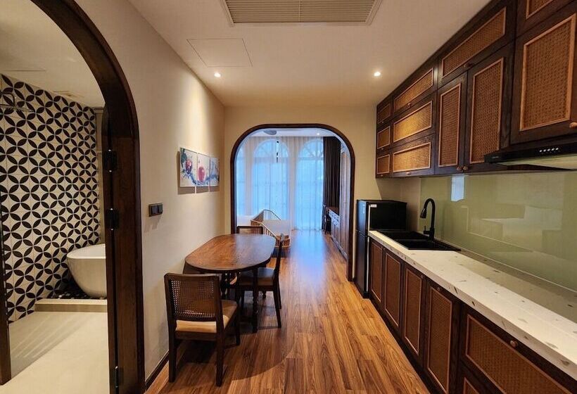 سوئیت سینیور, Hoi An Emotion Boutique Villa