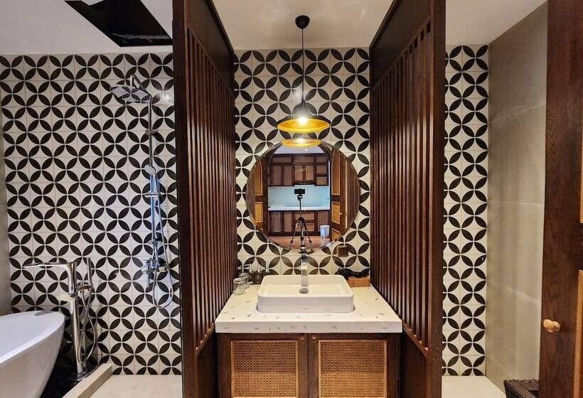 سوئیت سینیور, Hoi An Emotion Boutique Villa