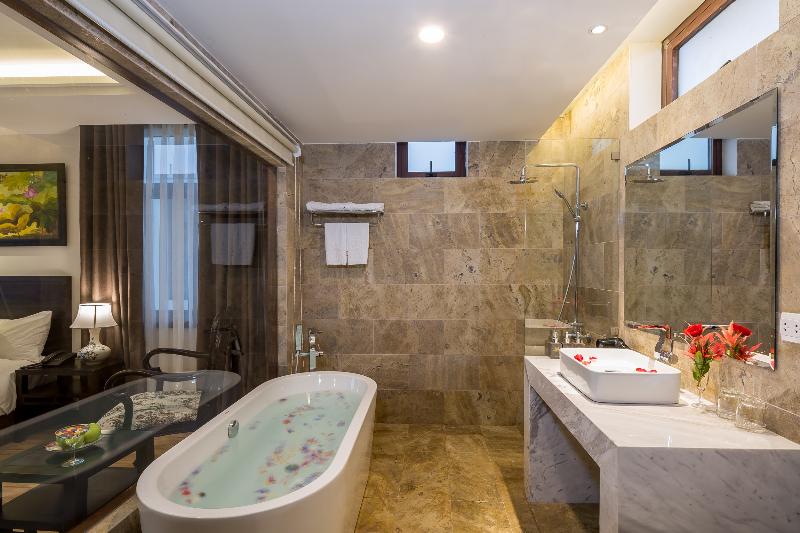 اتاق لوکس با چشمانداز استخر, Hoi An Emotion Boutique Villa