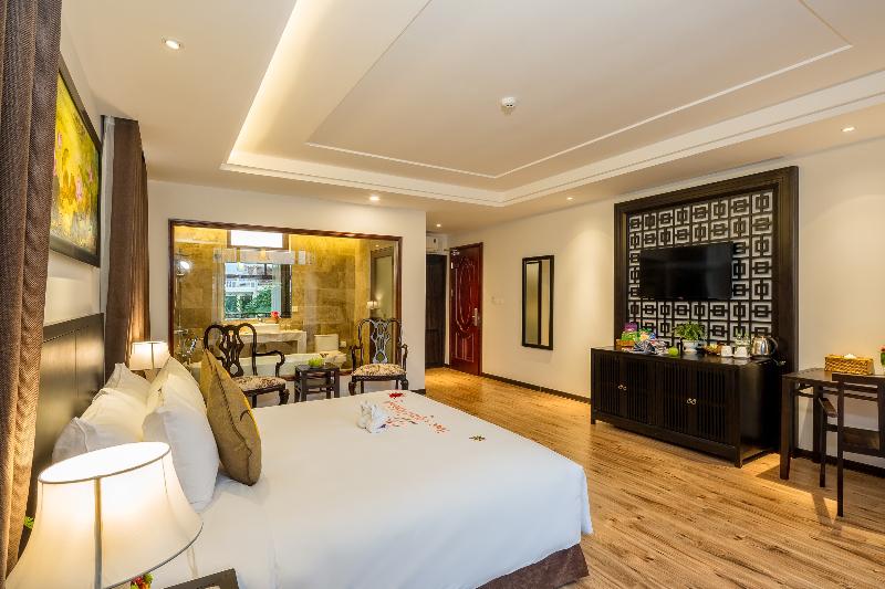اتاق لوکس با چشمانداز استخر, Hoi An Emotion Boutique Villa