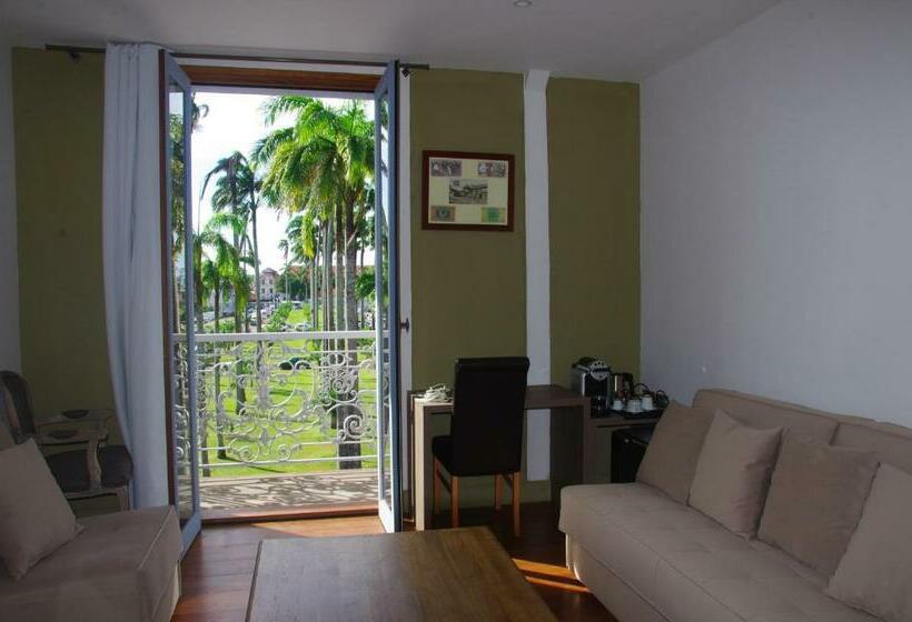 سوییت, Hôtel Des Palmistes