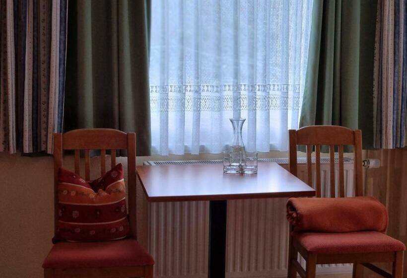 스탠다드 트리플 룸, Karnischer Hof