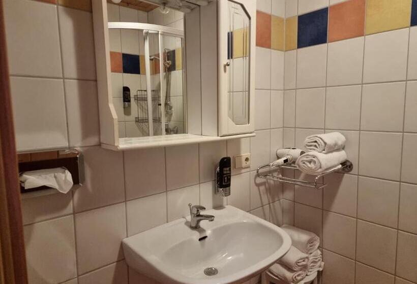 패밀리 룸, Karnischer Hof