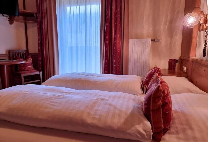 패밀리 룸, Karnischer Hof