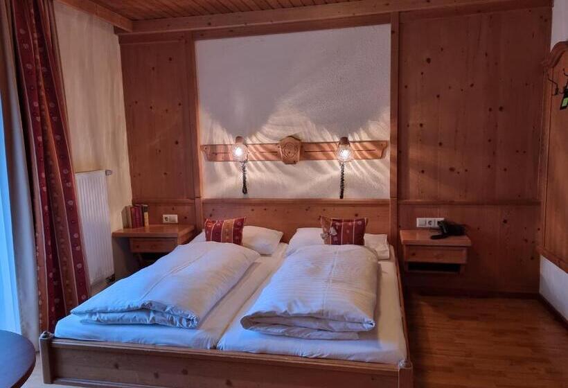 패밀리 룸, Karnischer Hof