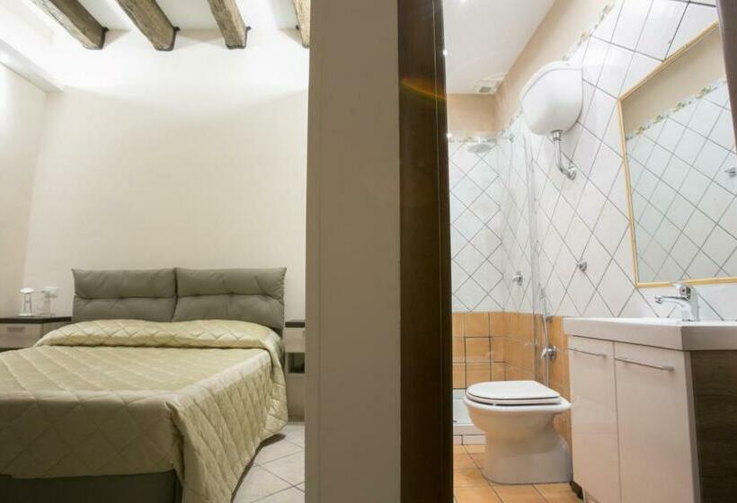 חדר סטנדרט, La Fenice