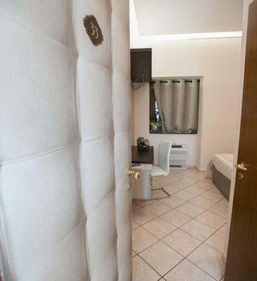 חדר סטנדרט, La Fenice