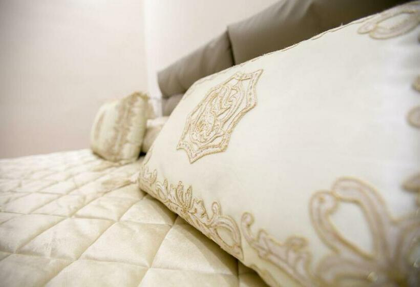 חדר סטנדרט, La Fenice