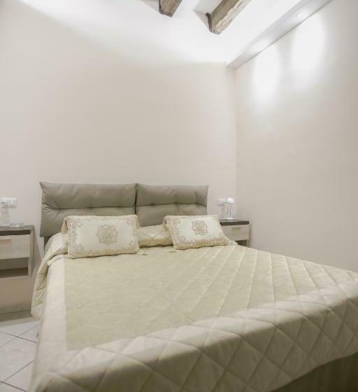 חדר סטנדרט, La Fenice