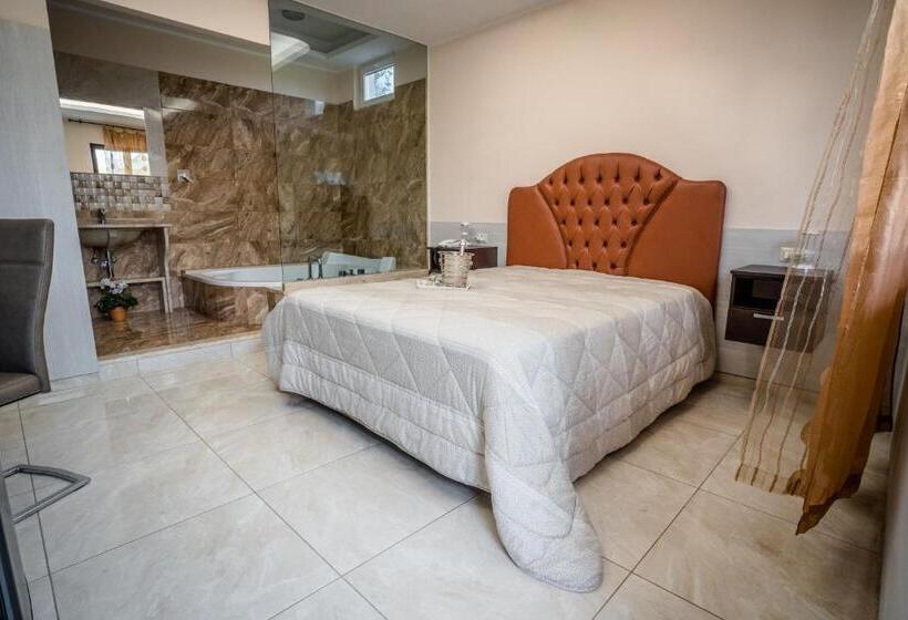 سوییت جونیور, La Fenice