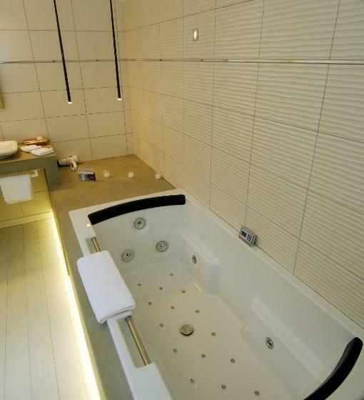 디럭스 스위트, Saint Amour