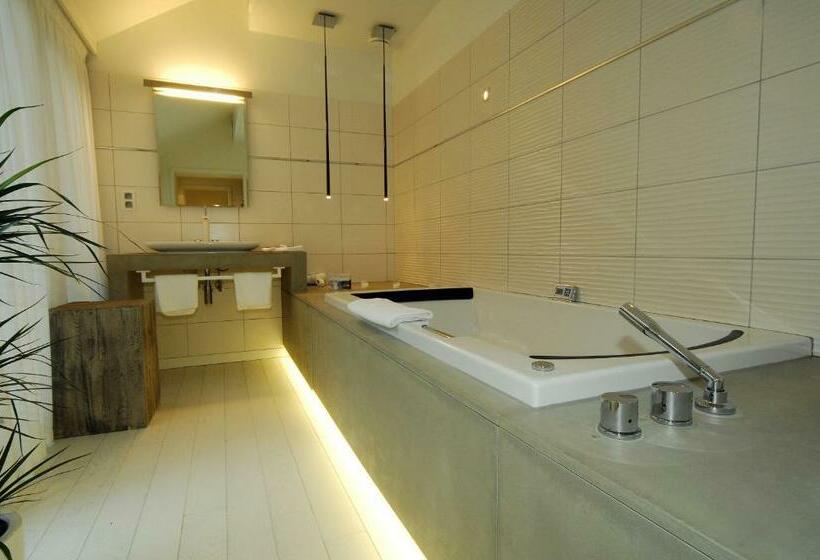 סוויטה דלוקס, Saint Amour