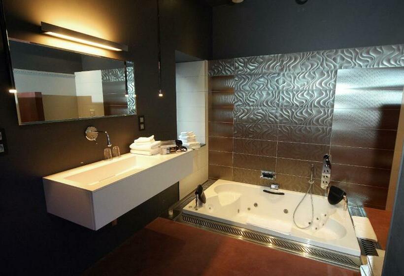 סוויטה דלוקס, Saint Amour