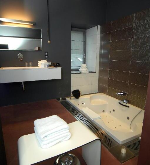 디럭스 스위트, Saint Amour