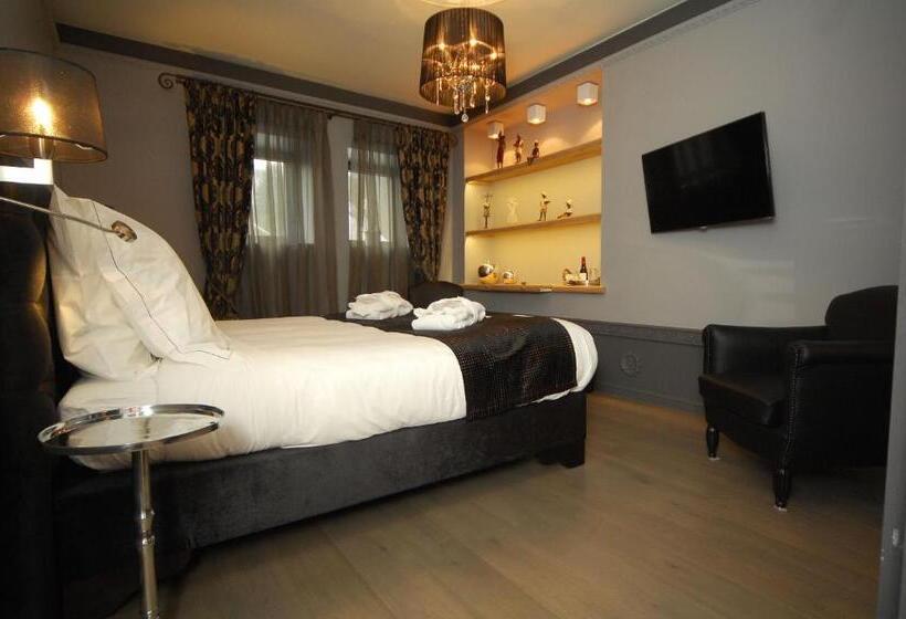 סוויטה דלוקס, Saint Amour