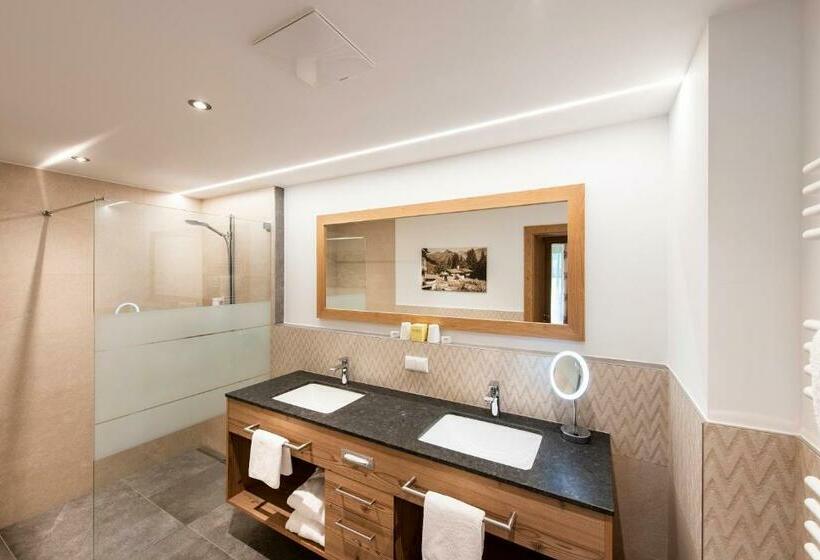 اتاق استاندارد با چشمانداز دریاچه, Seeblick