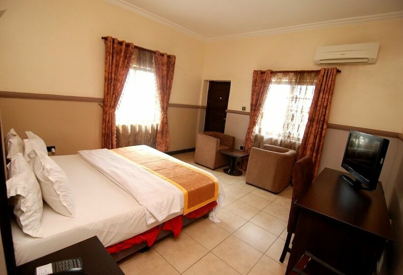 اتاق سوپریور, Trafford