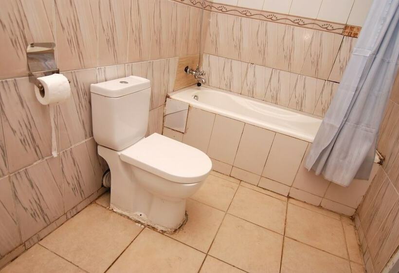 اتاق سوپریور, Trafford