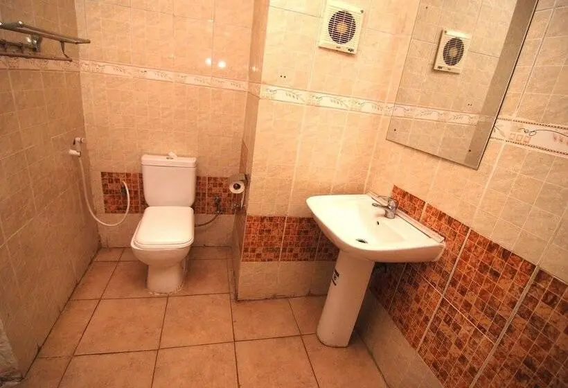 اتاق لوکس, Trafford