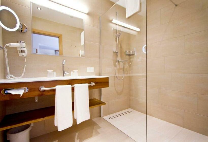 Deluxe Room Mountain View, Zirngast