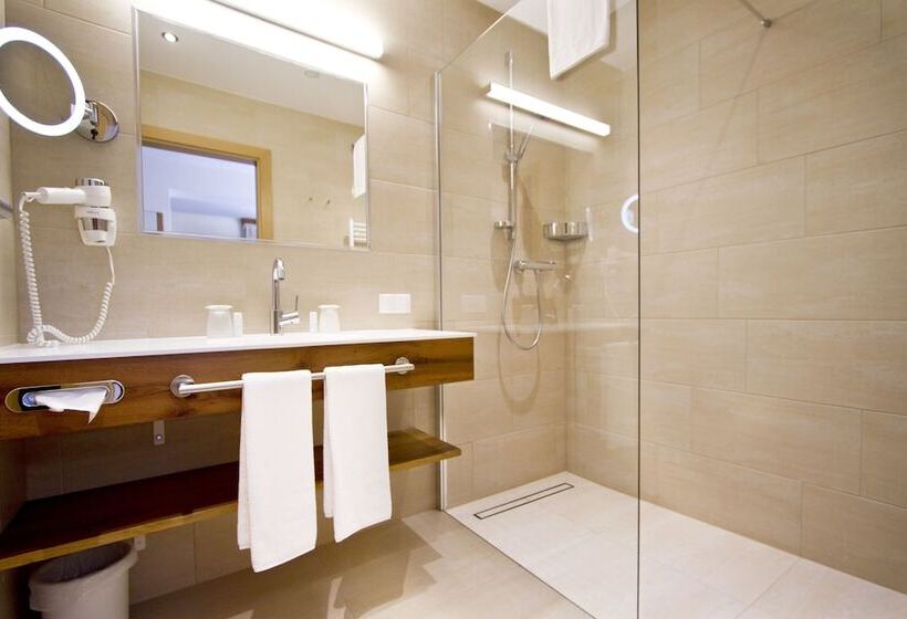 اتاق سوپریور, Zirngast