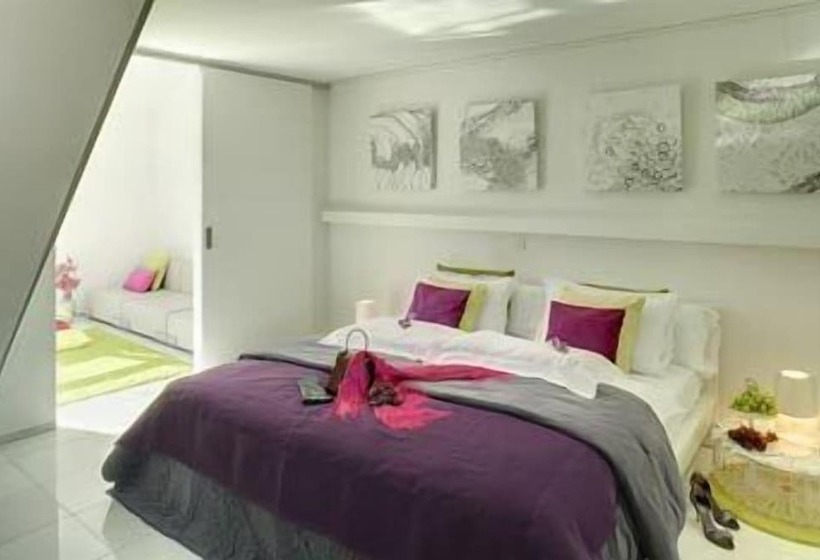 Люкс Вид на Сад, Maison Bousson Bed & Breakfast