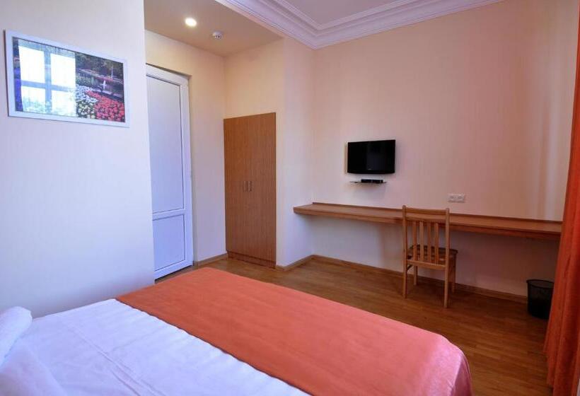 اتاق لوکس با بالکن, Albert House Hotel And Tours