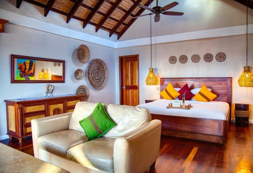 חדר סטנדרט עם מיטת קינג, Almond Beach Resort At Jaguar Reef