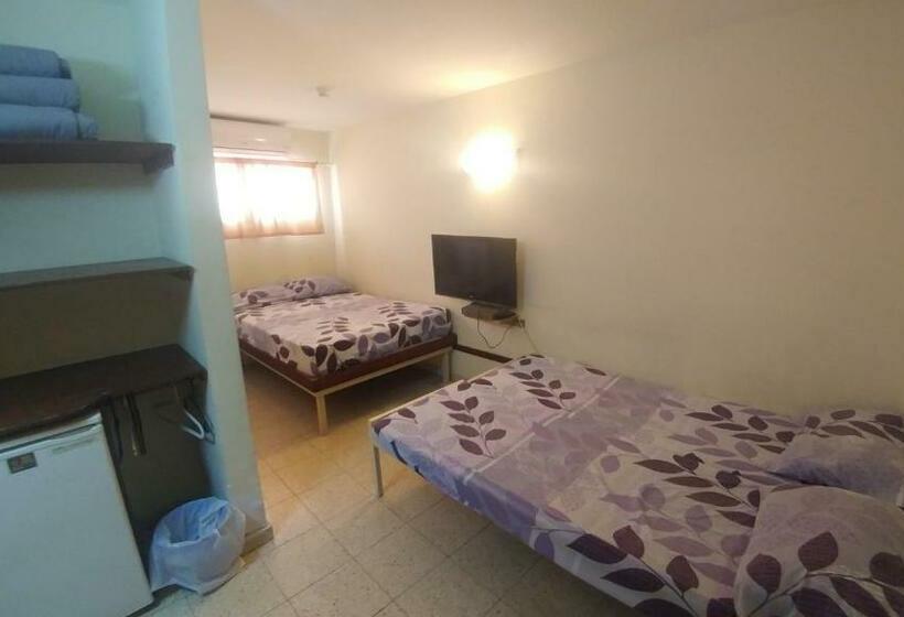 Standard 4 Pers. Værelse, Arava Hostel