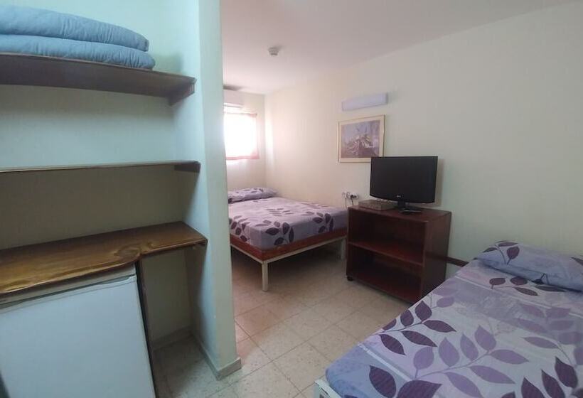 Standard 3 Pers. Værelse, Arava Hostel