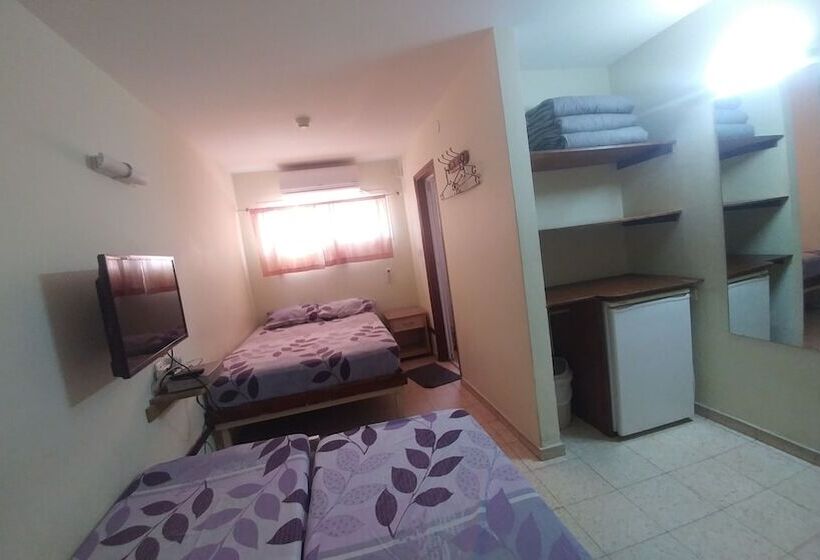 Standard 4 Pers. Værelse, Arava Hostel