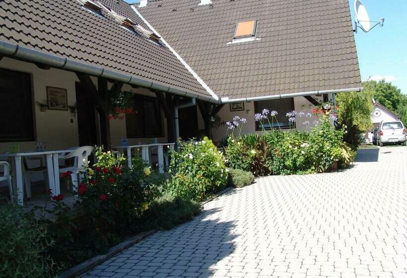 디럭스 룸, Eifert Ház