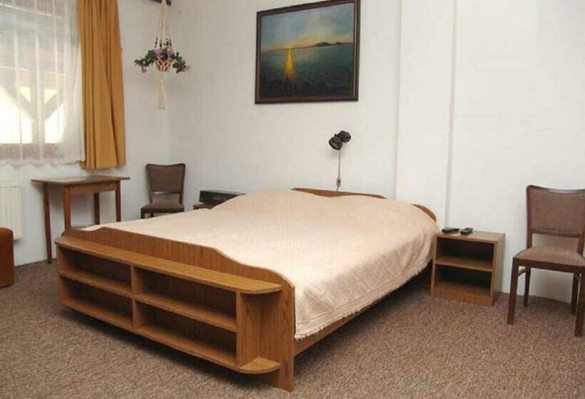 디럭스 룸, Eifert Ház