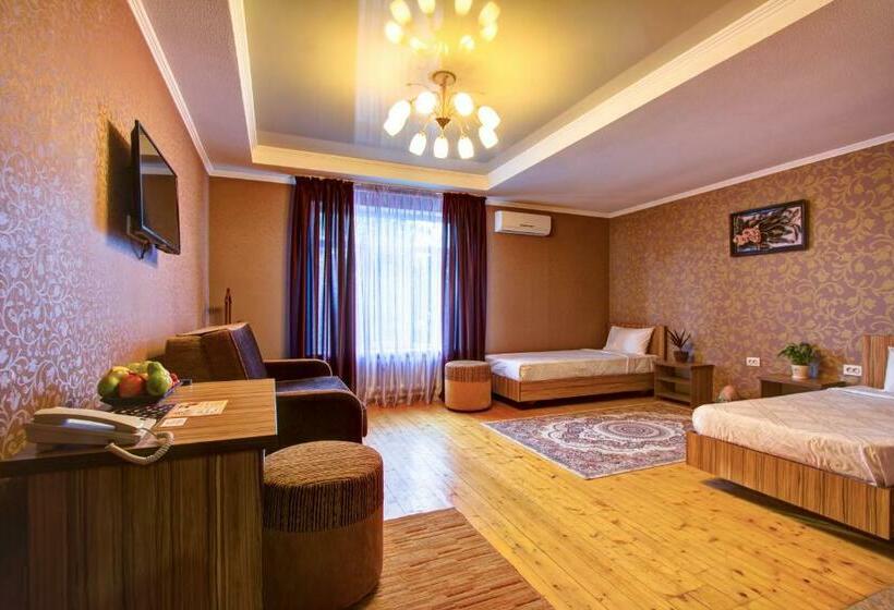 اتاق استاندارد, Kausar