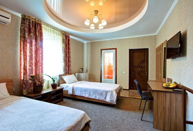 اتاق خانوادگی, Kausar