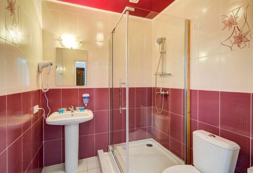 اتاق استاندارد چهار تخته, Kausar