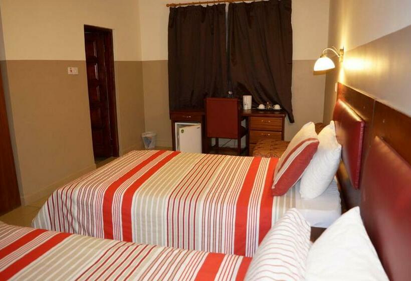 标准间, Kunta Kinte