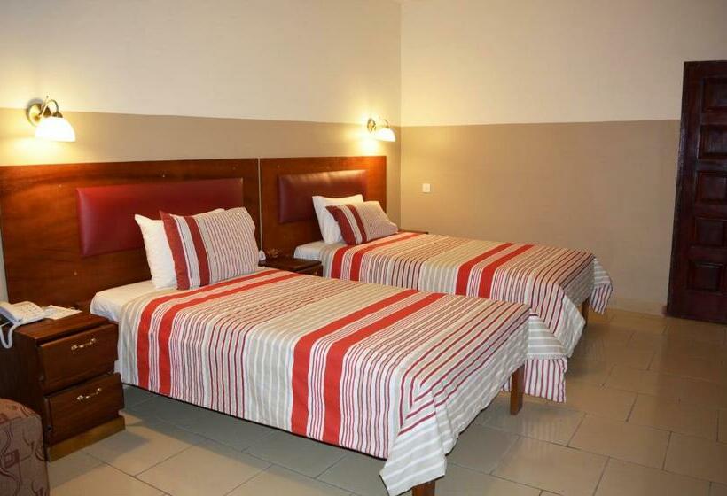 标准间, Kunta Kinte