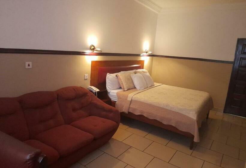 豪华家庭房间, Kunta Kinte