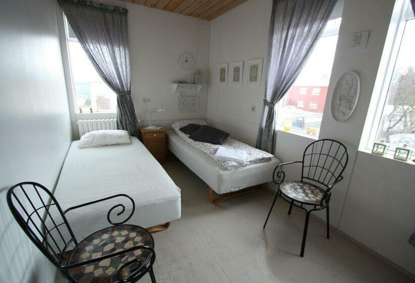اتاق استاندارد با سرویس بهداشتی مشترک, Dalvík Hostel Gimli