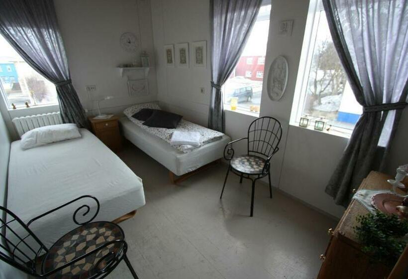 اتاق استاندارد با سرویس بهداشتی مشترک, Dalvík Hostel Gimli