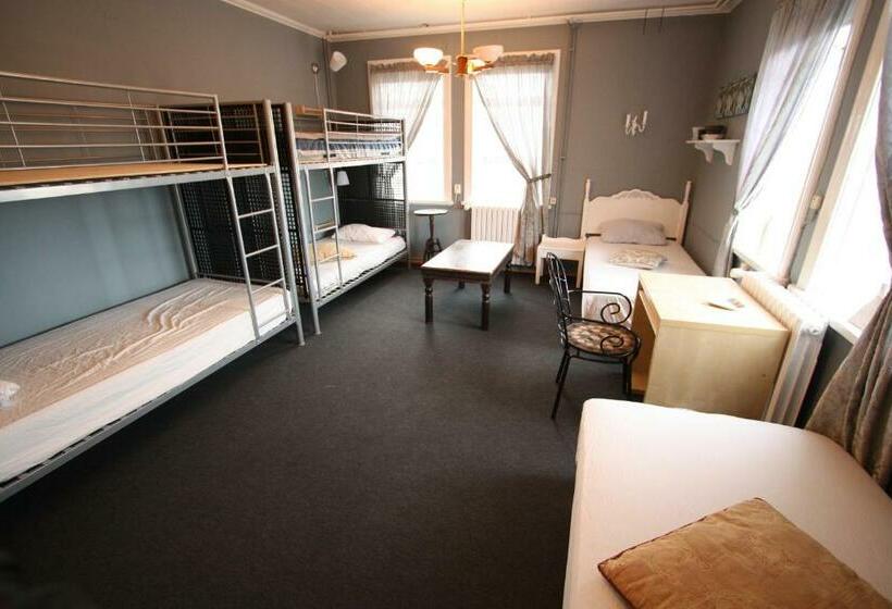 اتاق خانوادگی با سرویس بهداشتی مشترک, Dalvík Hostel Gimli
