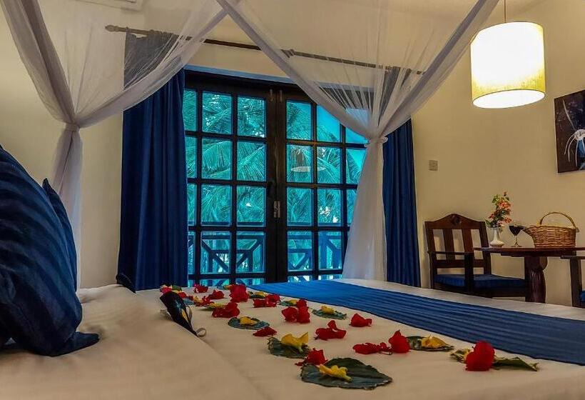 اتاق لوکس با بالکن و چشم‌انداز دریا, Diani Sea Resort  All Inclusive